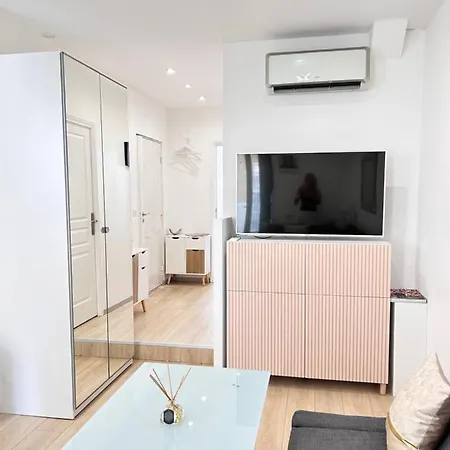 1 Bedroom Flat With Balcony Cannes Center Croisette 6Ppl Exterior photo